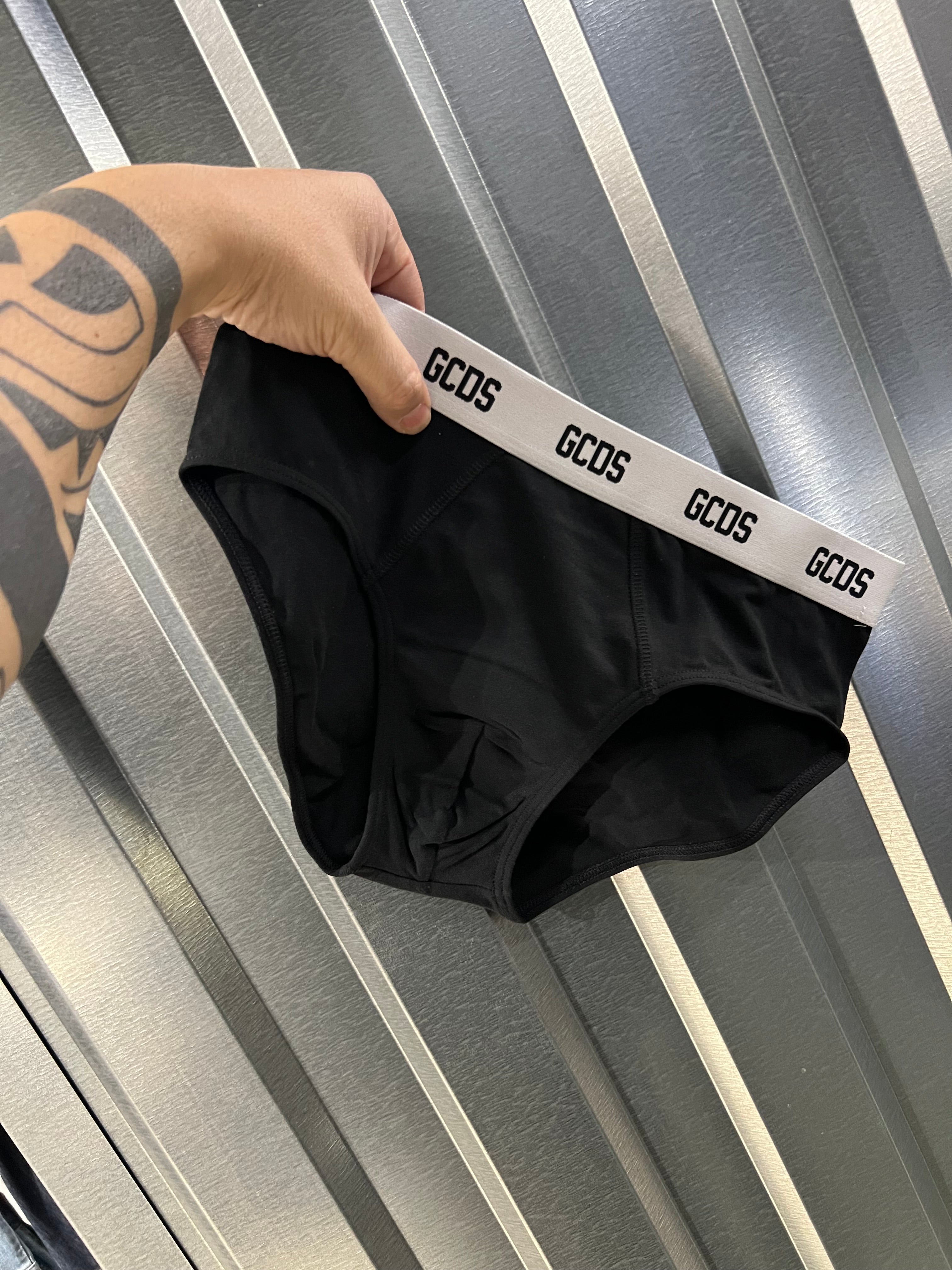 Slip GCDS black