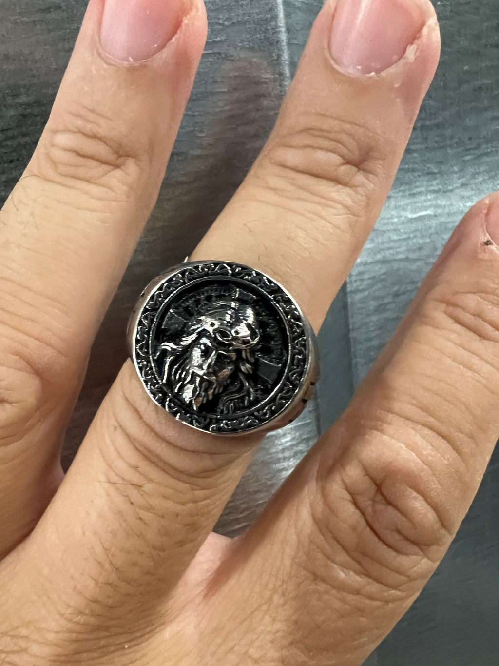 Anello Gesu’ grigio