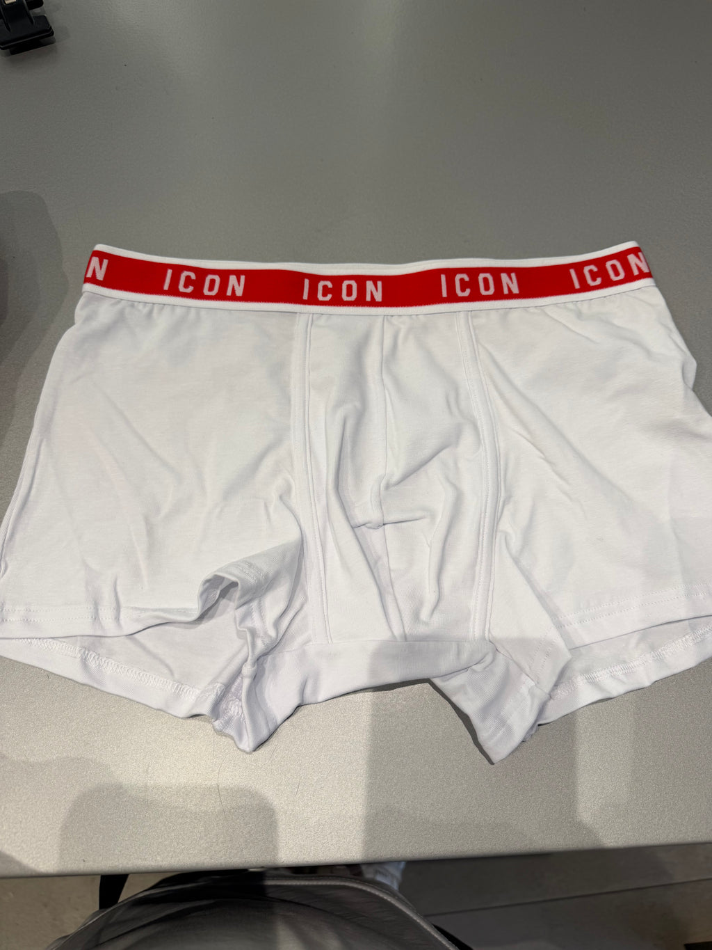 Boxer ICON     White/red