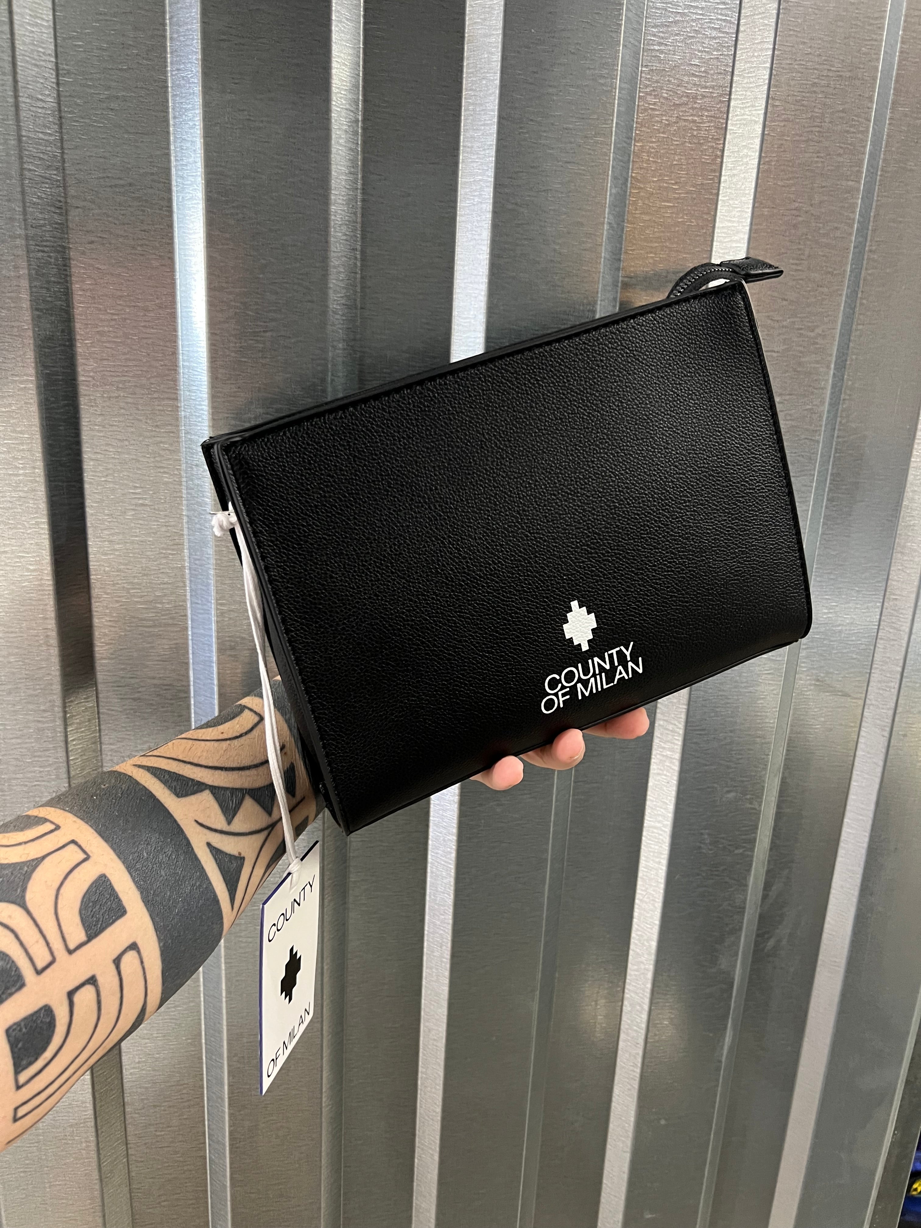 Pochette Marcelo Burlon black