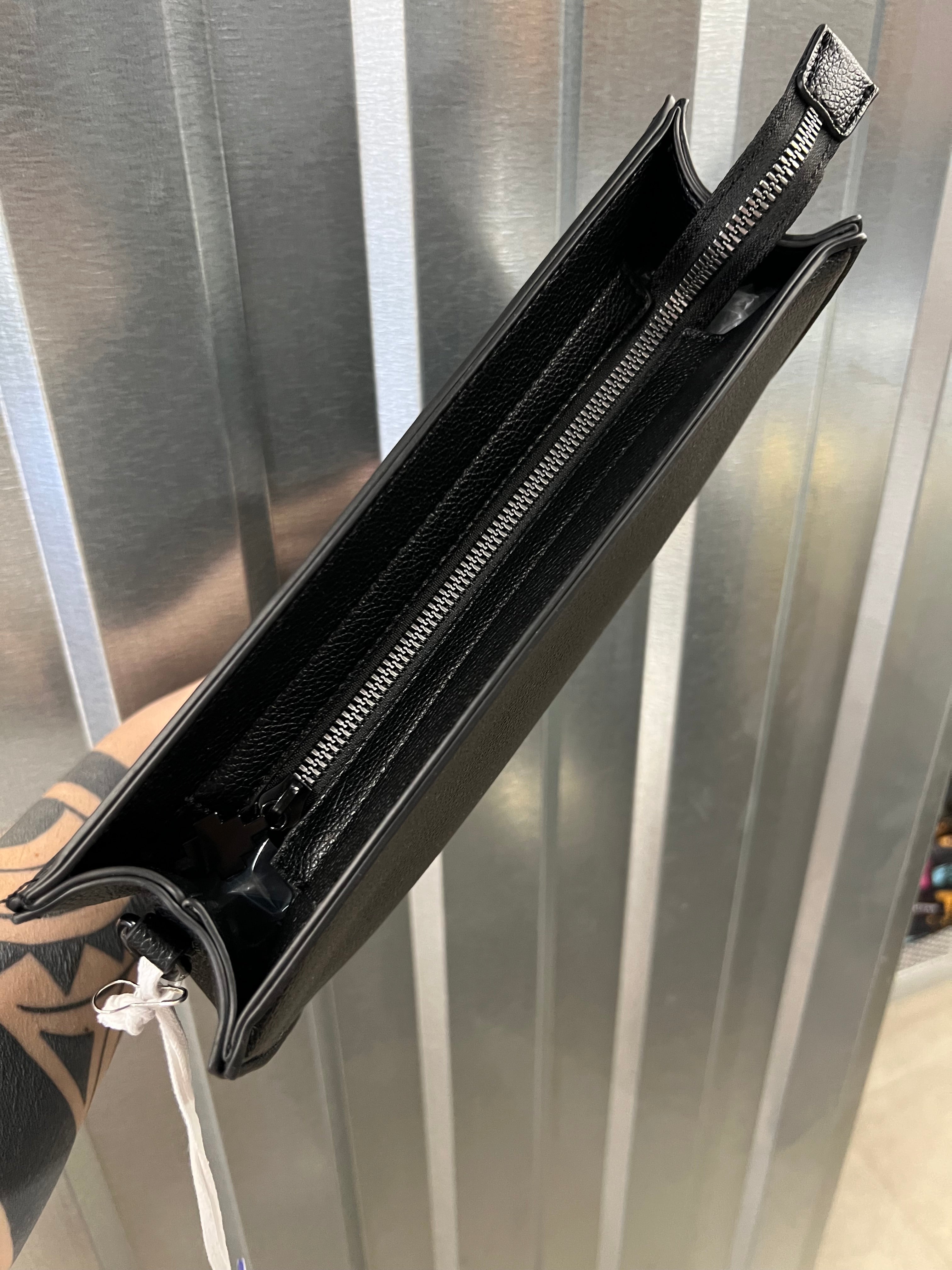 Pochette Marcelo Burlon black
