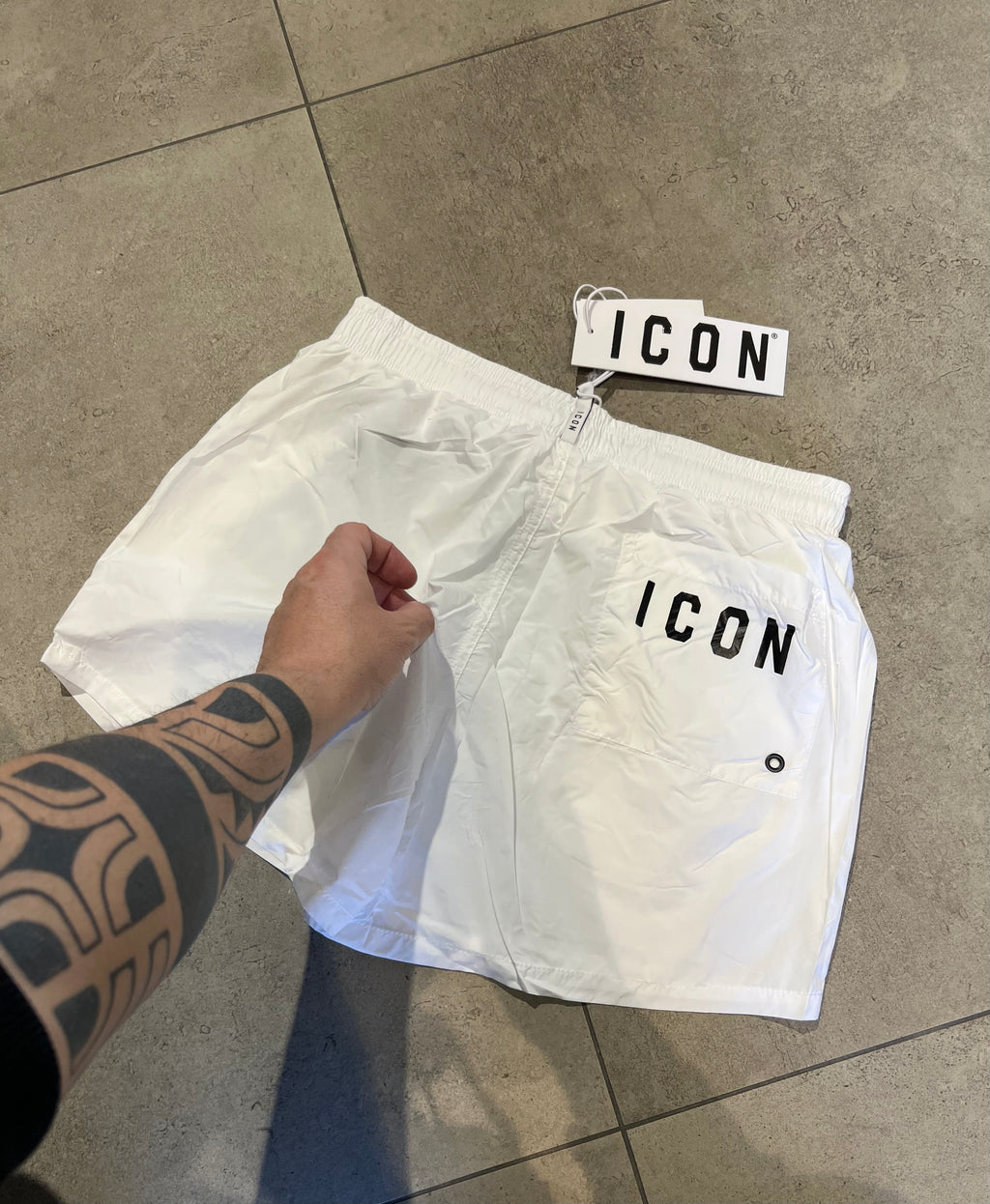 Costume ICON  Puppet White