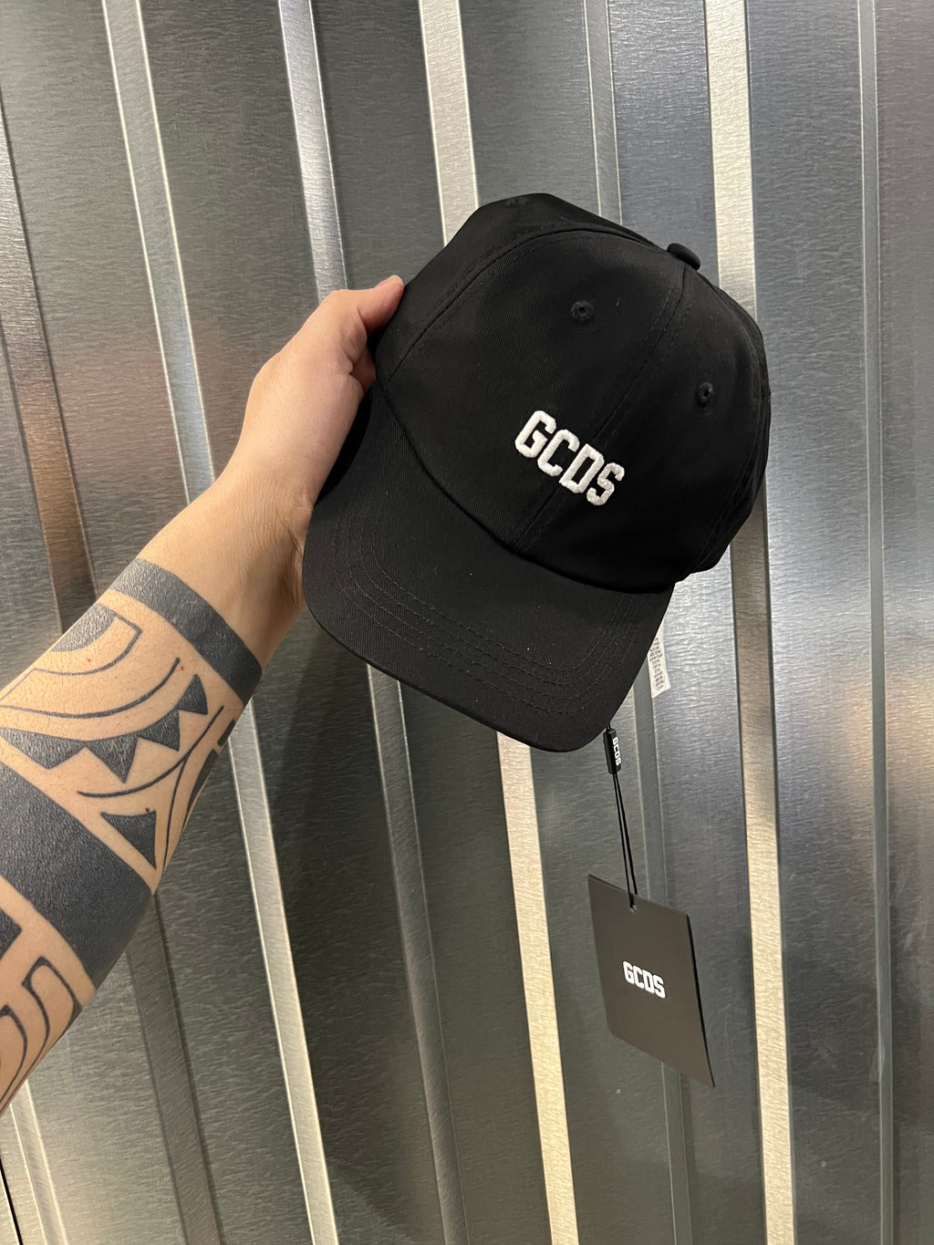 Cappello GCDS  Milano