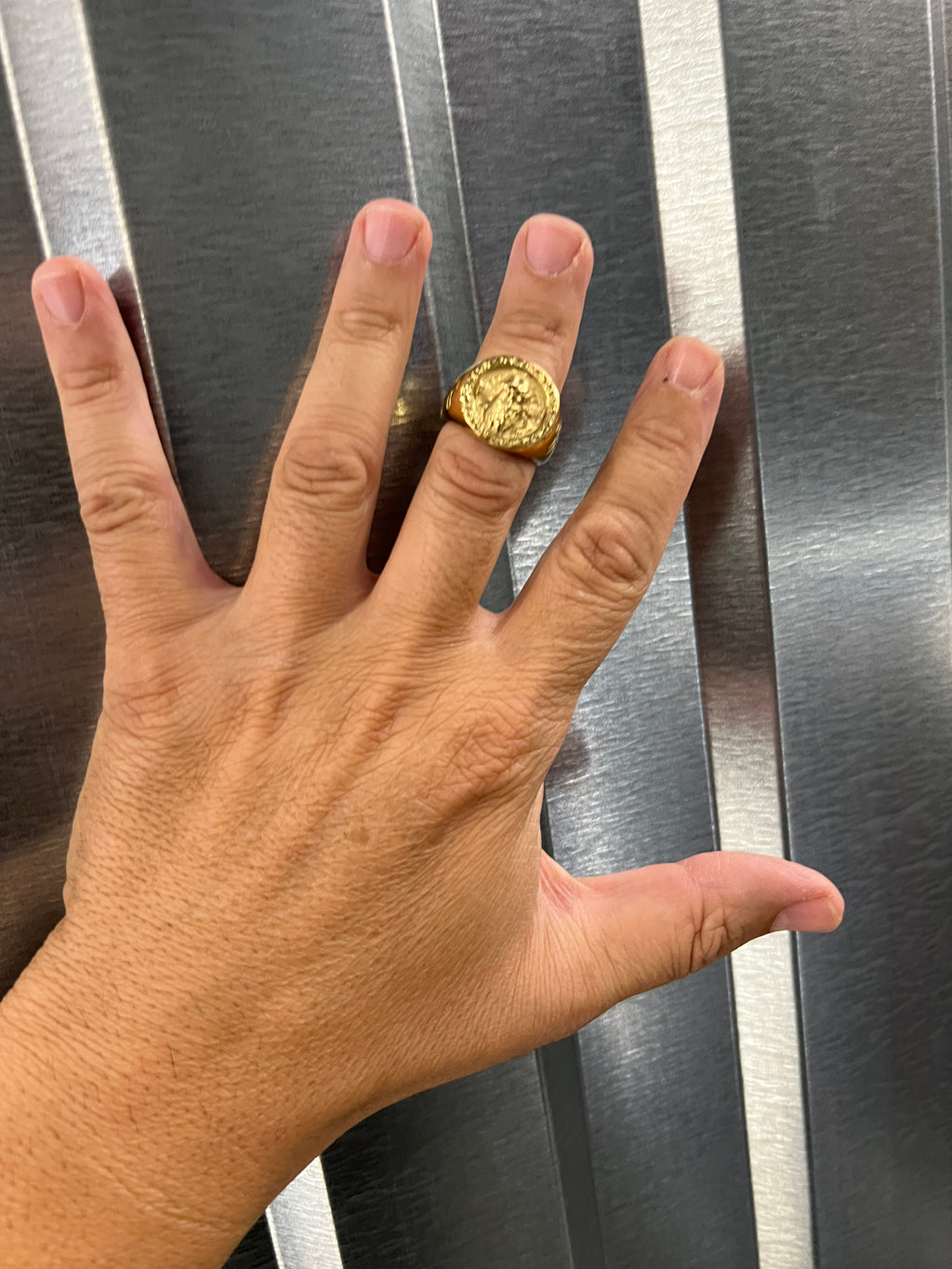 Anello Gesu’ oro