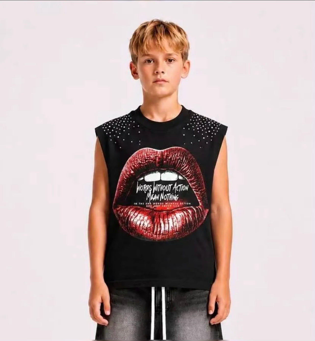 T-shirt Gironamica labbra e borchiette